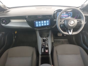 Used Alfa Romeo Junior 2025 for sale - 79400045: Photo
