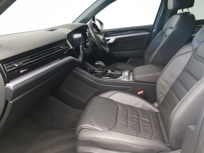 Used Volkswagen Touareg 2023 for sale - 77874527: Photo 5