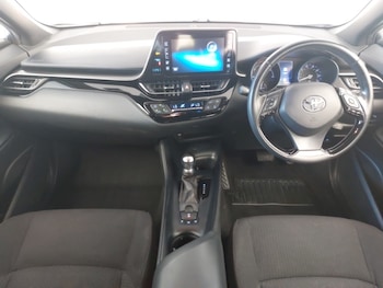 Used Toyota C-HR 2018 for sale - 78441547: Photo