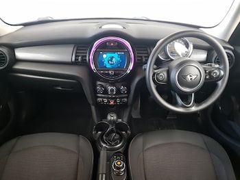 Used MINI Hatch 2018 for sale - 77031900: Photo