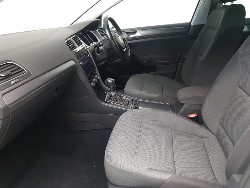 Used Volkswagen Golf 2020 for sale - 77495387: Photo 5