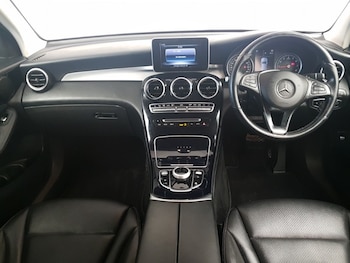 Used Mercedes-Benz GLC 2019 for sale - 76471793: Photo