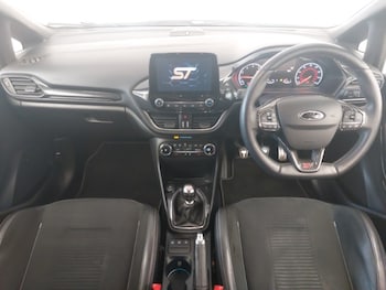 Used Ford Fiesta 2019 for sale - 78567890: Photo