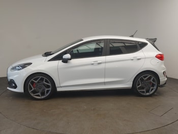 Used Ford Fiesta 2019 for sale - 78567890: Photo