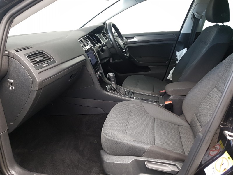 Used Volkswagen Golf 2019 for sale - 76556621: Photo 5