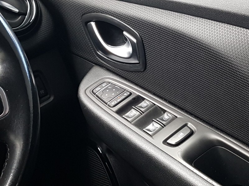 Used Renault Clio 2018 for sale - 76343477: Photo 19