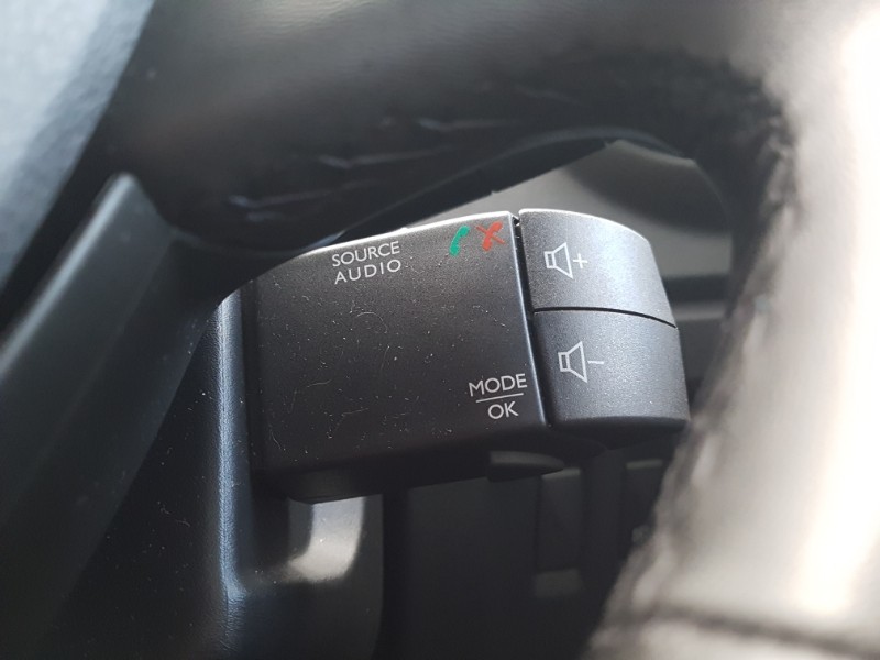 Used Renault Captur 2018 for sale - 76963949: Photo 16