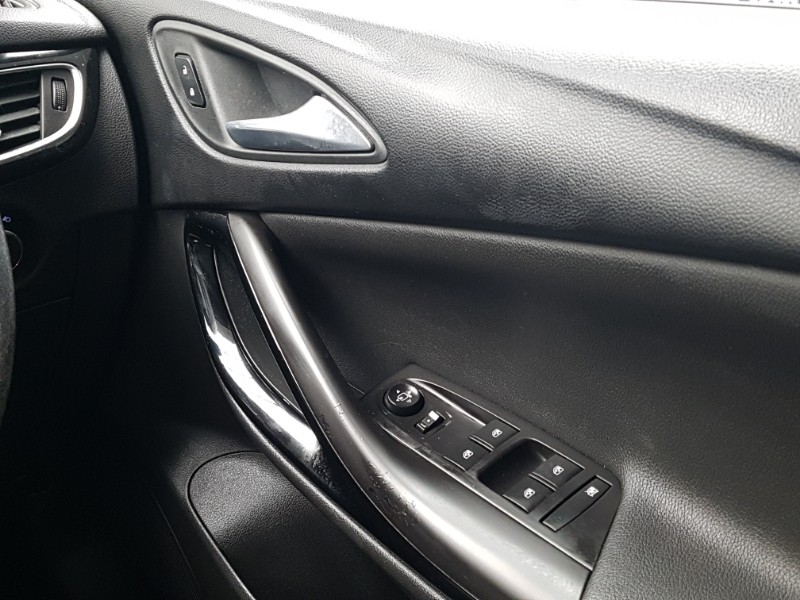 Used Vauxhall Astra 2018 for sale - 77702315: Photo 18