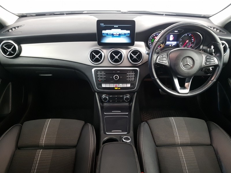 Used Mercedes-Benz GLA 2019 for sale - 77678356: Photo 2