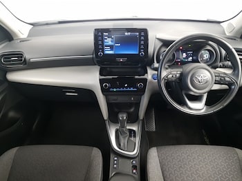 Used Toyota Yaris Cross 2022 for sale - 76120901: Photo