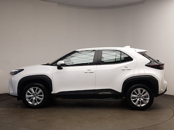 Used Toyota Yaris Cross 2022 for sale - 76120901: Photo