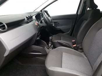 Used Dacia Duster 2023 for sale - 76169757: Photo