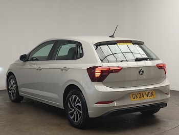Used Volkswagen Polo 2024 for sale - 78945600: Photo
