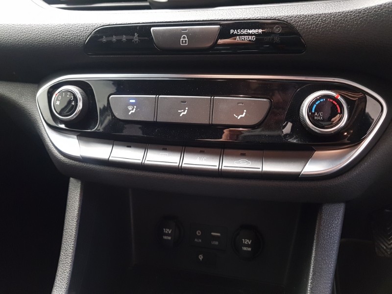 Used Hyundai i30 2018 for sale - 76543592: Photo 15