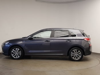 Used Hyundai i30 2018 for sale - 76543592: Photo