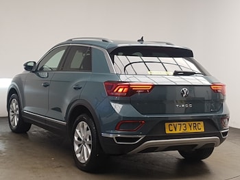 Used Volkswagen T-Roc 2023 for sale - 77115032: Photo