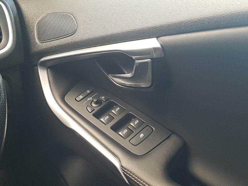 Used Volvo V40 2019 for sale - 76639514: Photo 17