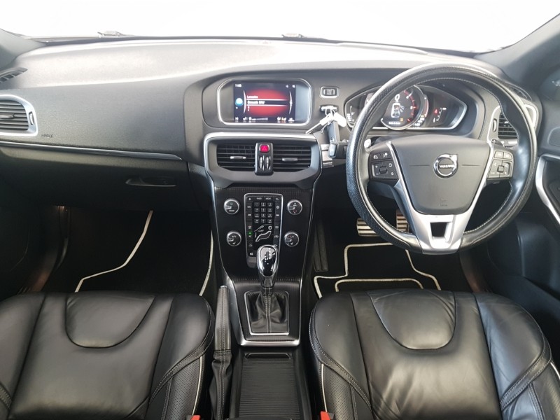 Used Volvo V40 2019 for sale - 76639514: Photo 2