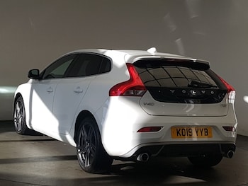 Used Volvo V40 2019 for sale - 76639514: Photo