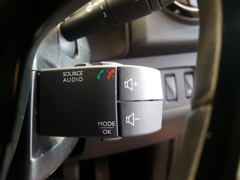 Used Renault Clio 2016 for sale - 76721924: Photo 16