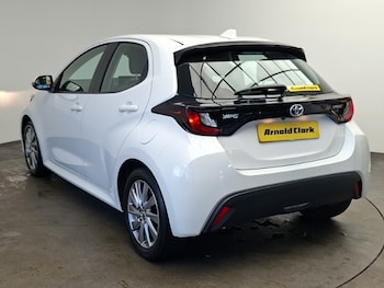 Used Toyota Yaris 2023 for sale - 79555463: Photo