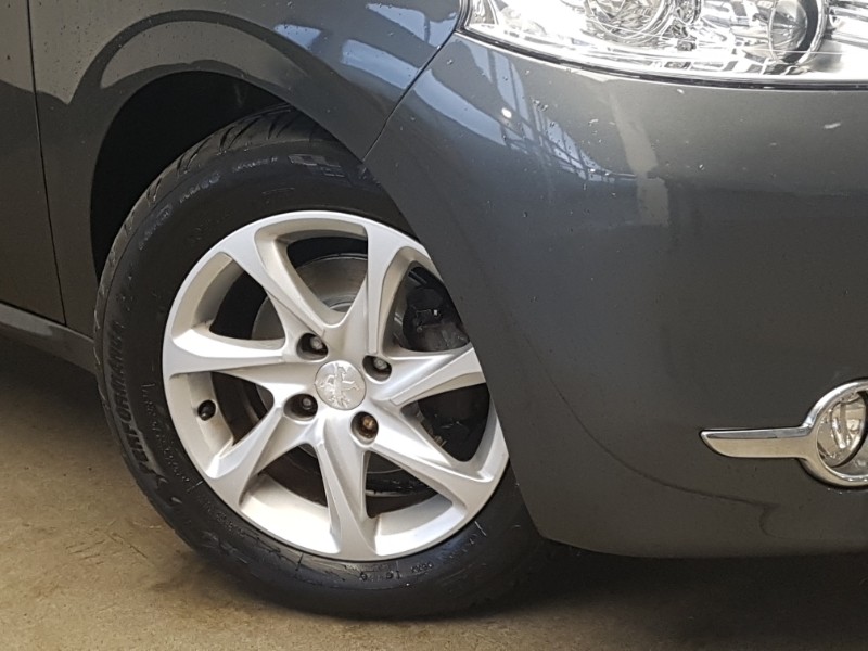 Used Peugeot 208 2014 for sale - 76897794: Photo 9