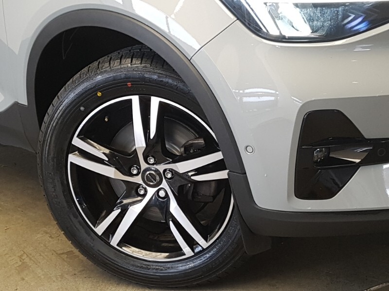 Used Volvo XC40 2023 for sale - 77777288: Photo 9