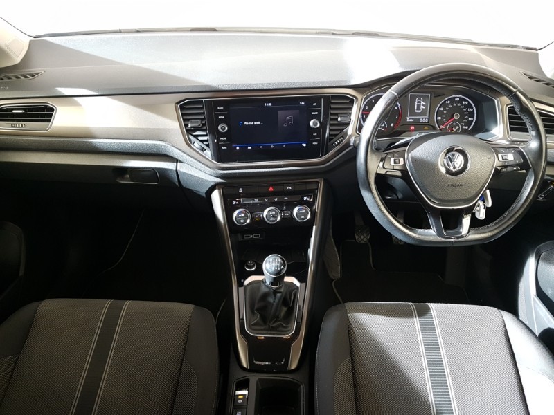 Used Volkswagen T-Roc 2018 for sale - 77682654: Photo 2