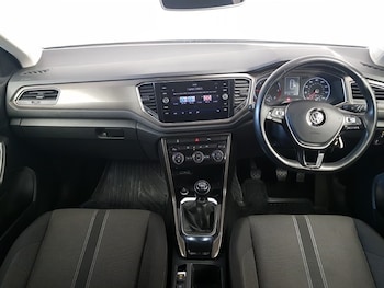 Used Volkswagen T-Roc 2018 for sale - 78391891: Photo