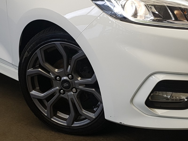 Used Ford Fiesta 2017 for sale - 76745792: Photo 9