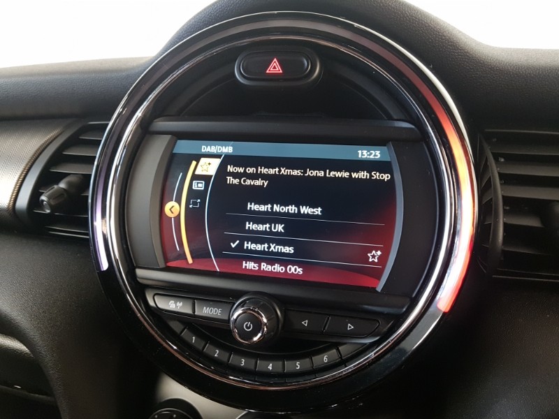 Used MINI Convertible 2019 for sale - 76543600: Photo 11