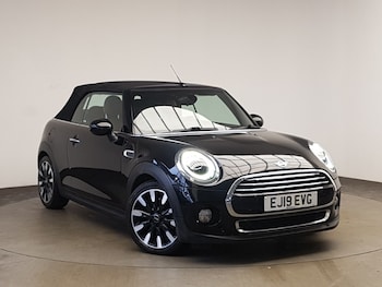 Used MINI Convertible 2019 for sale - 76543600: Photo