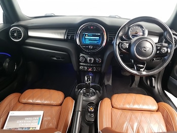 Used MINI Convertible 2019 for sale - 76543600: Photo