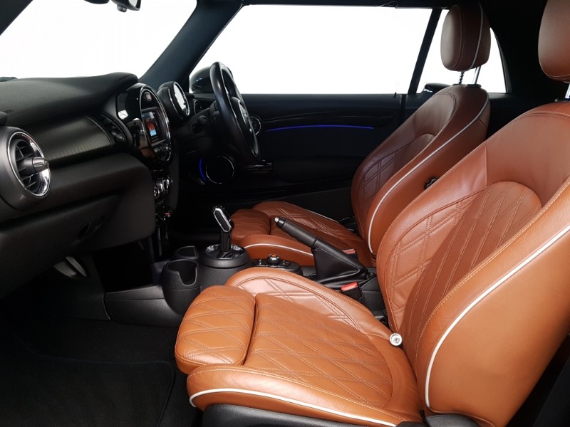 Used MINI Convertible 2019 for sale - 76543600: Photo 5