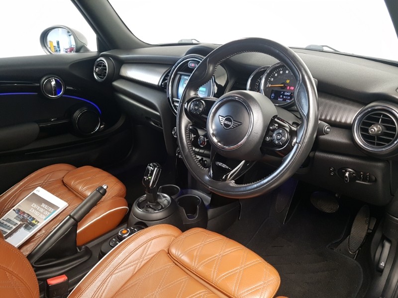 Used MINI Convertible 2019 for sale - 76543600: Photo 7