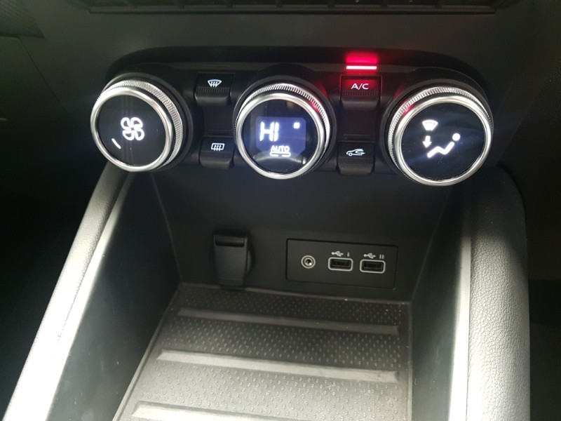 Used Renault Captur 2023 for sale - 76816449: Photo 18