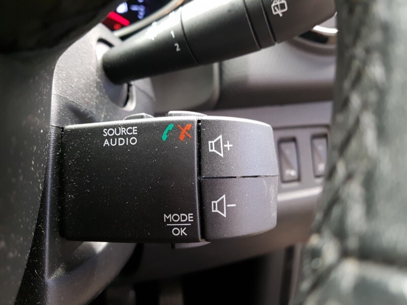 Used Renault Clio 2017 for sale - 77343345: Photo 16