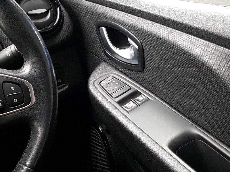 Used Renault Clio 2017 for sale - 77343345: Photo 18