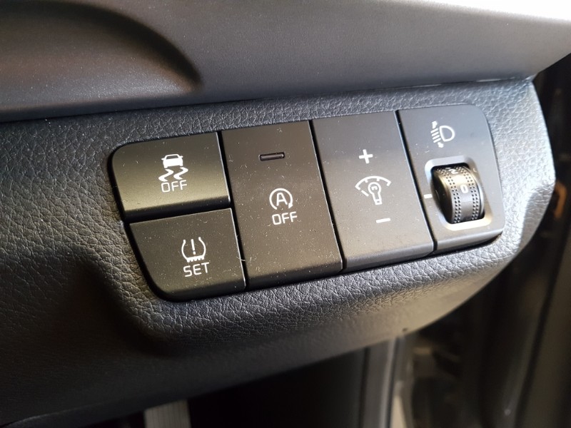 Used Kia Stonic 2023 for sale - 77424435: Photo 12