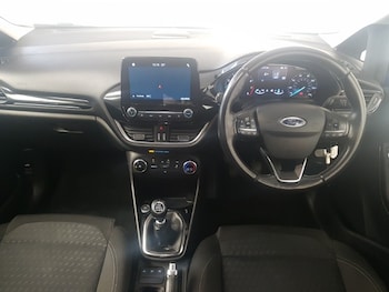 Used Ford Fiesta 2017 for sale - 76052924: Photo 2