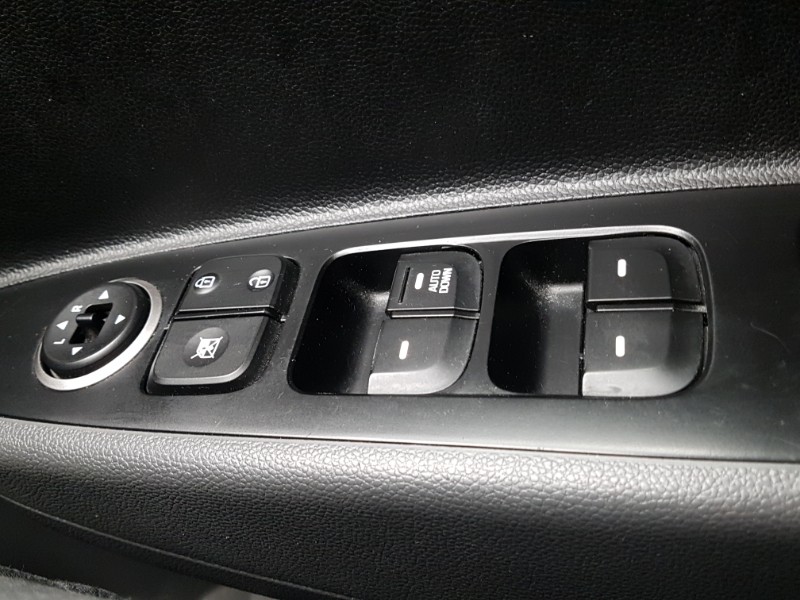 Used Hyundai i10 2017 for sale - 77004401: Photo 19