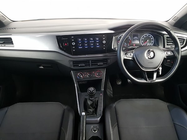 Used Volkswagen Polo 2019 for sale - 76289569: Photo 2