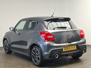 Used Suzuki Swift 2018 for sale - 79852970: Photo