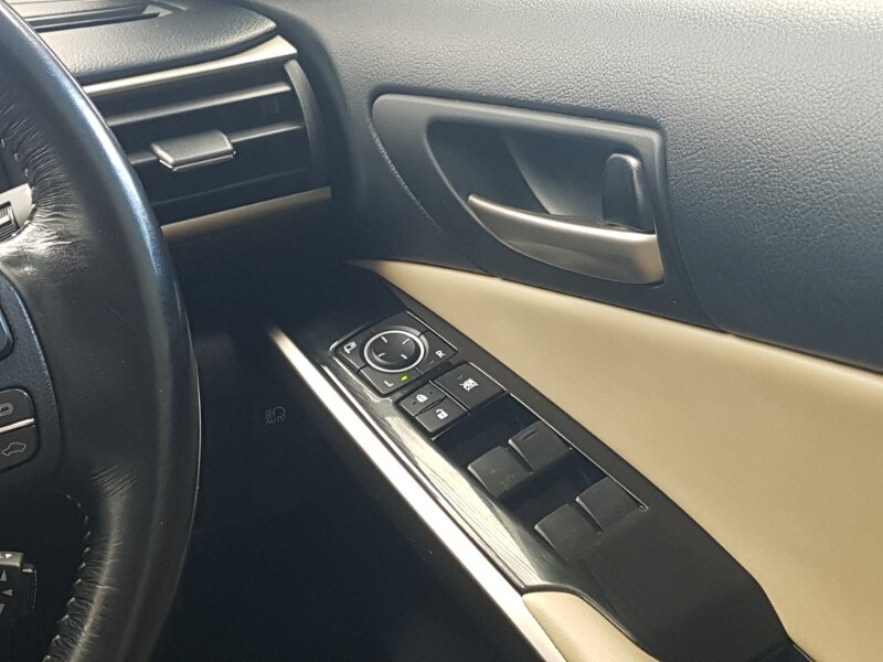 Used Lexus IS 2017 for sale - 76195210: Photo 19