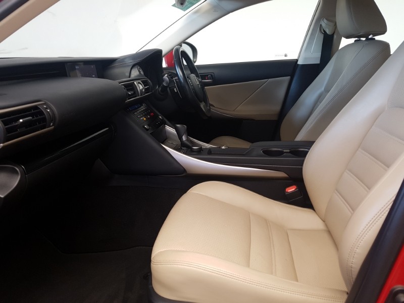 Used Lexus IS 2017 for sale - 76195210: Photo 5