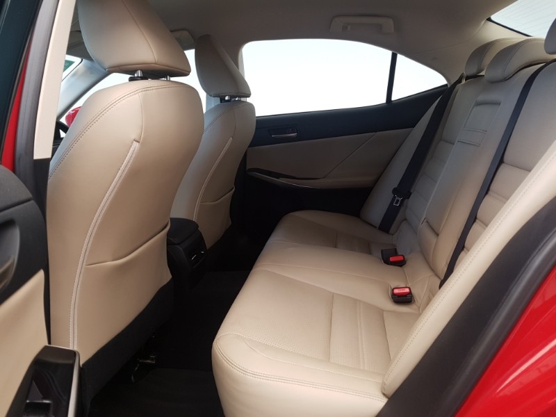 Used Lexus IS 2017 for sale - 76195210: Photo 6