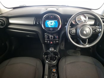 Used MINI Hatch 2019 for sale - 77695037: Photo