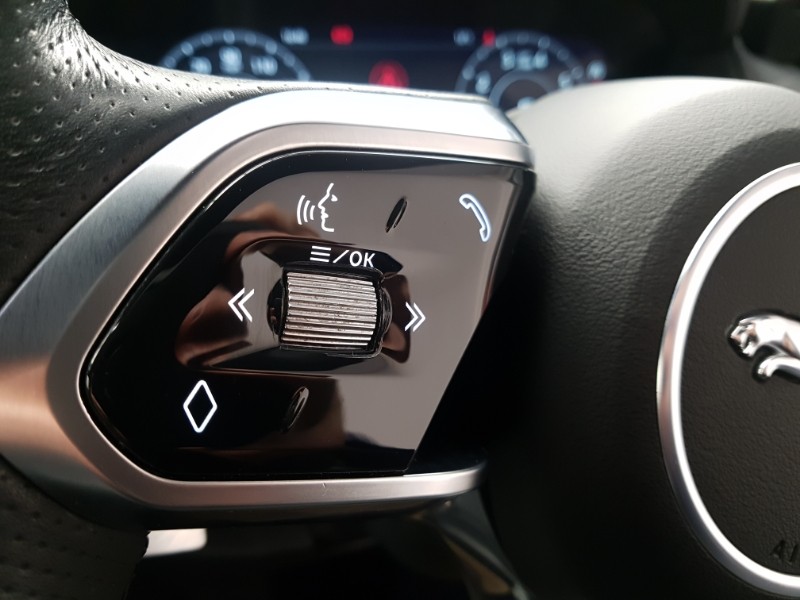 Used Jaguar XE 2019 for sale - 76567211: Photo 12