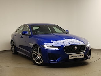 Used Jaguar XE 2019 for sale - 76567211: Photo