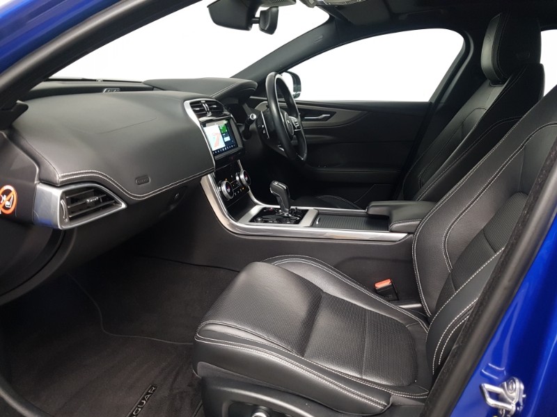 Used Jaguar XE 2019 for sale - 76567211: Photo 5